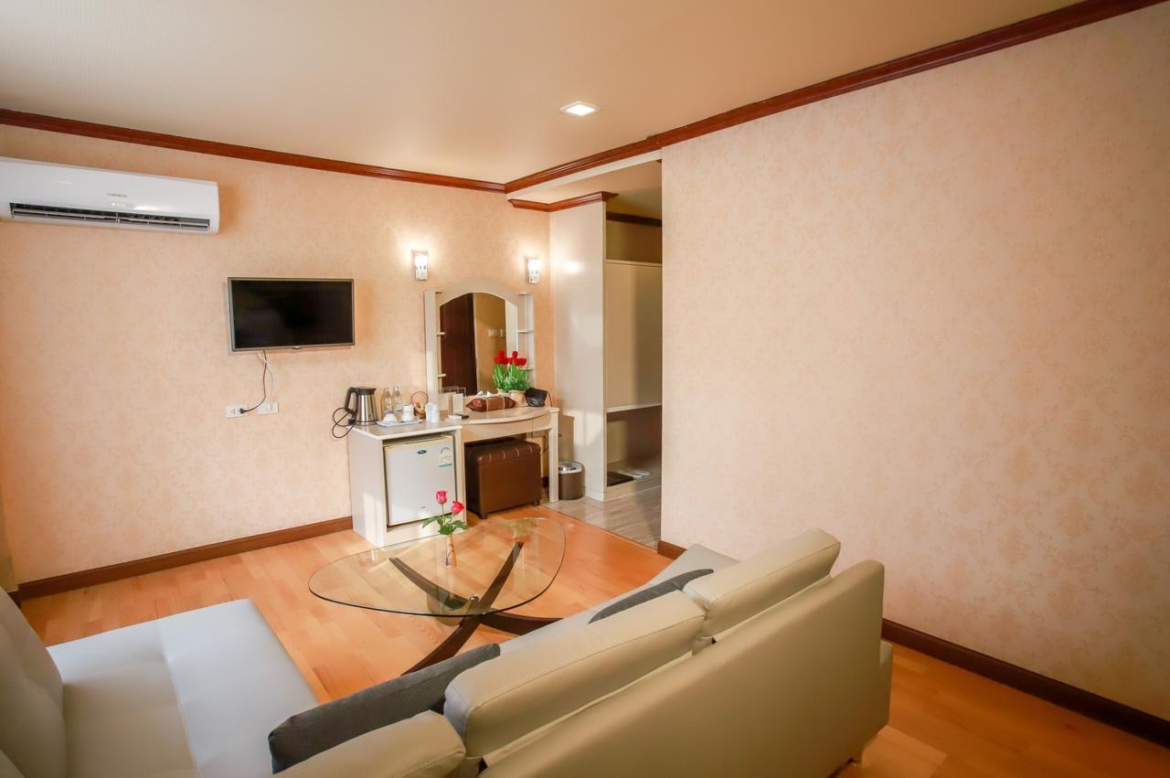 Korat Hotel - Sha Plus Накхонратчасима Экстерьер фото