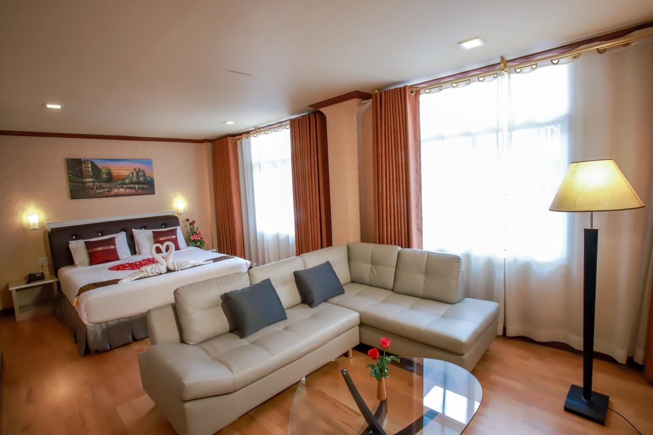 Korat Hotel - Sha Plus Накхонратчасима Экстерьер фото