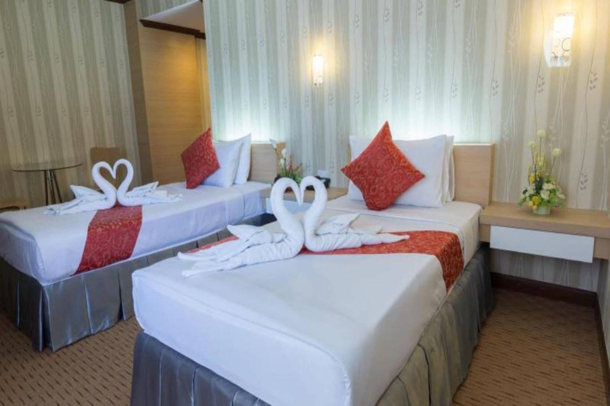 Korat Hotel - Sha Plus Накхонратчасима Экстерьер фото