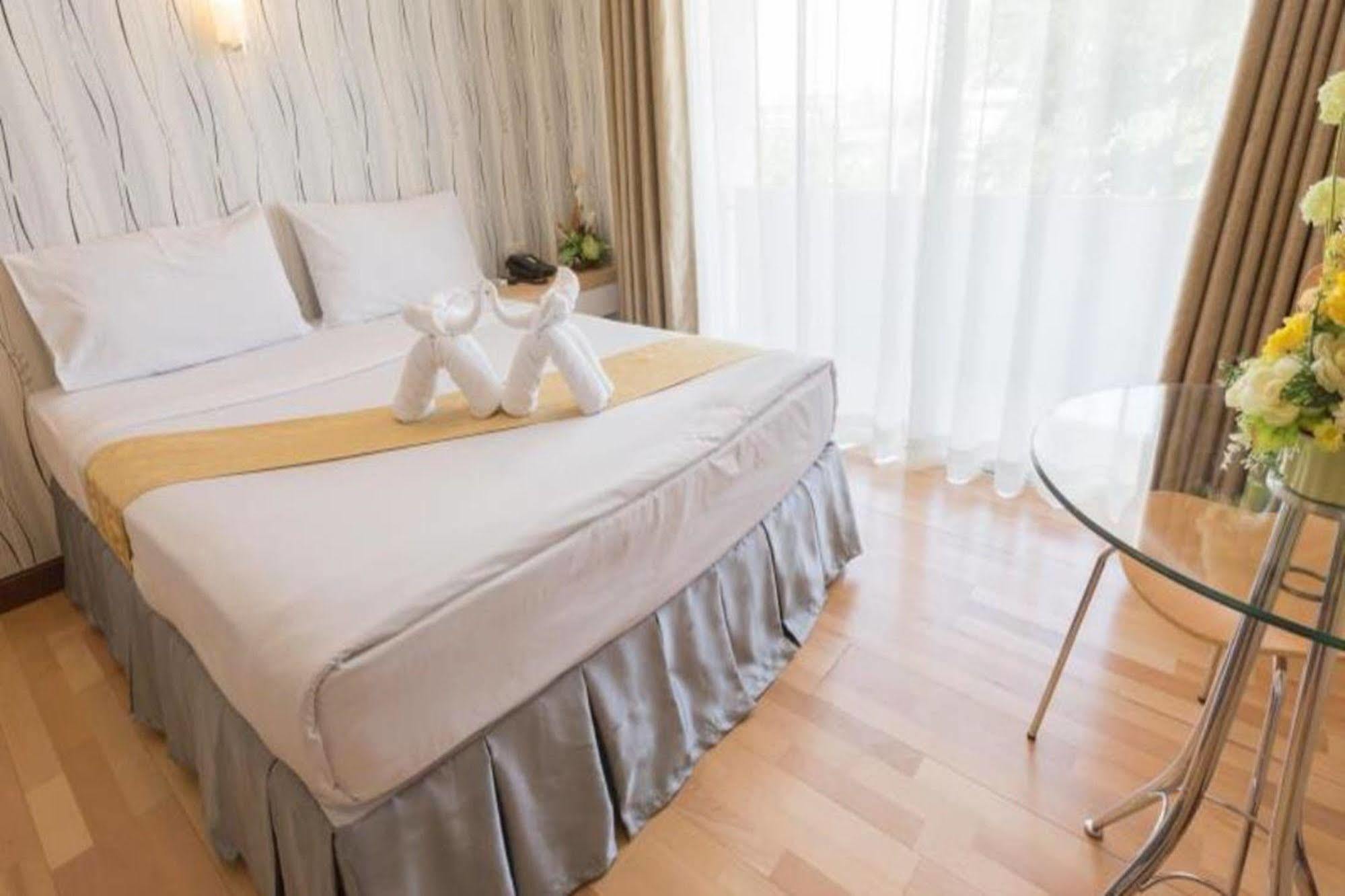 Korat Hotel - Sha Plus Накхонратчасима Экстерьер фото