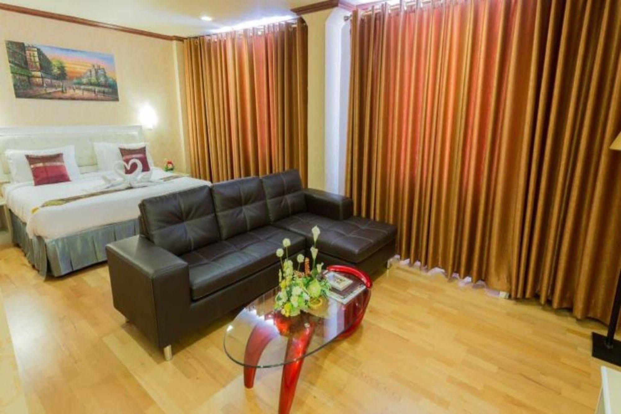 Korat Hotel - Sha Plus Накхонратчасима Экстерьер фото