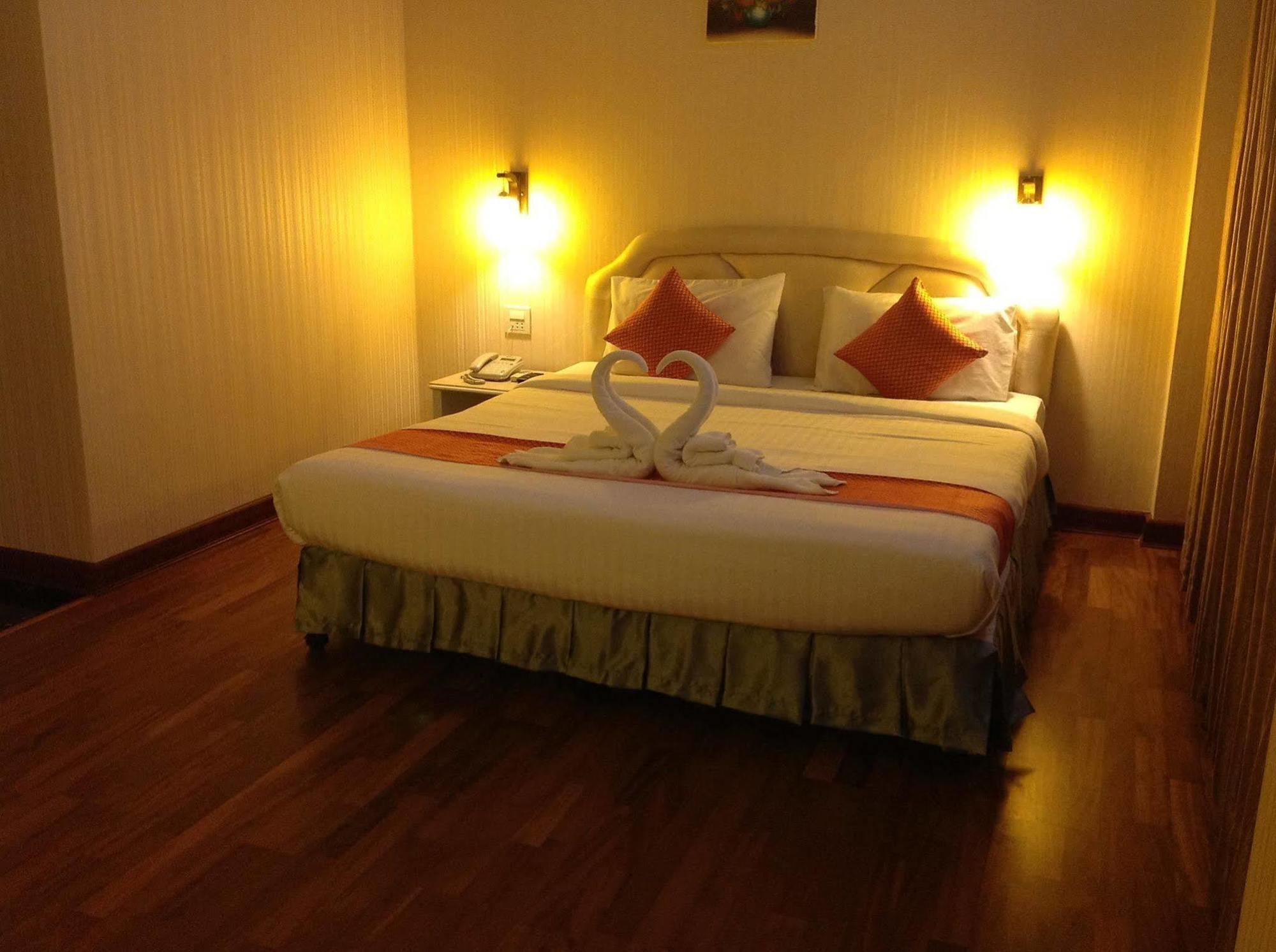 Korat Hotel - Sha Plus Накхонратчасима Экстерьер фото