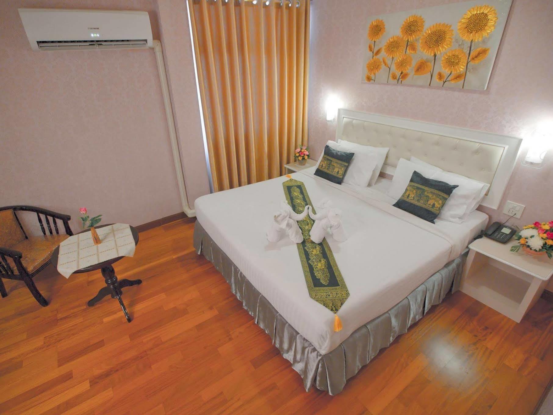 Korat Hotel - Sha Plus Накхонратчасима Экстерьер фото